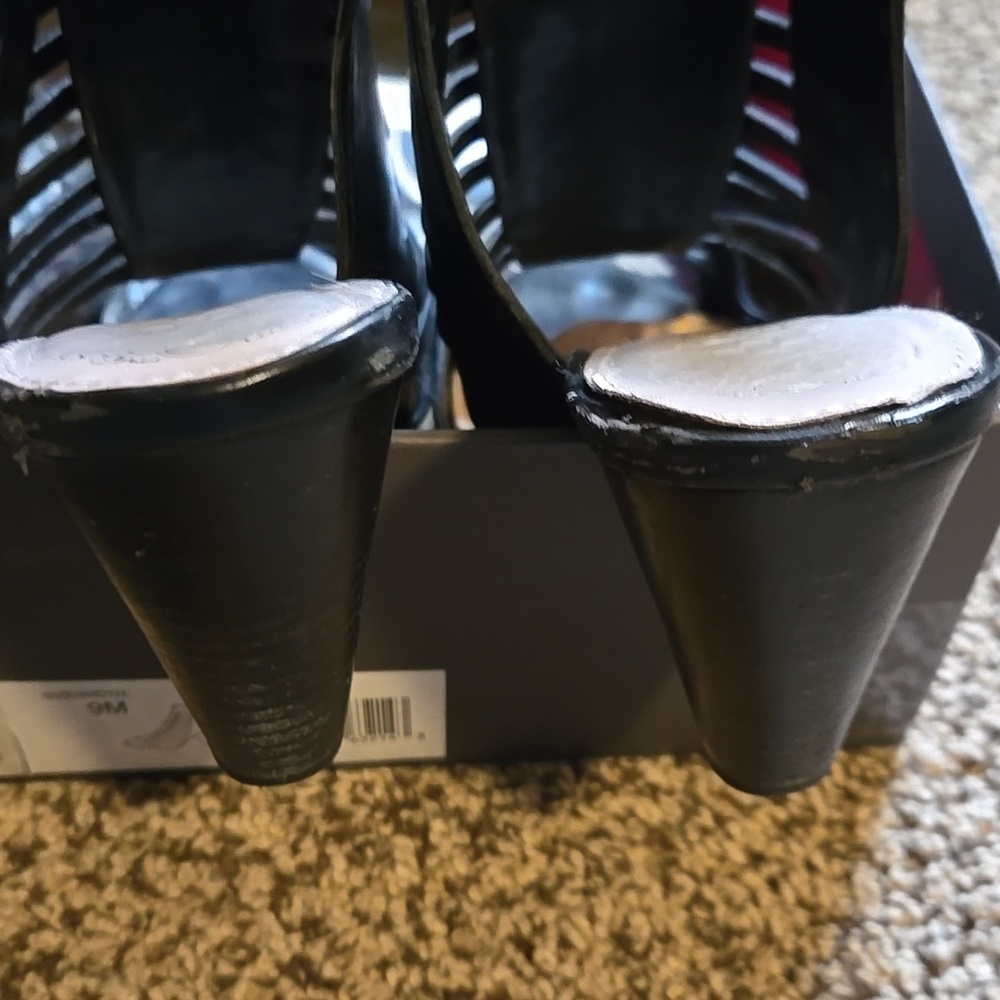 Black Strappy Women's Sandals From Vince Camuto - Picture 7 of 8